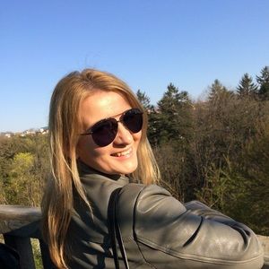 Meet your Posher, Sorina